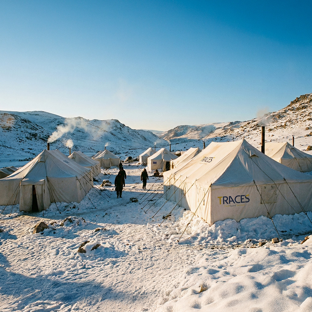 Refugee shelter and winterization kits - شوادر وخيم إغاثية